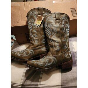 🆕Women Brown Leather-and-Synthetic Vintage Flexible Outsole Cowgirl Boots